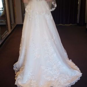 BRAND NEW : Beloved by Casablanca Wedding Dress.